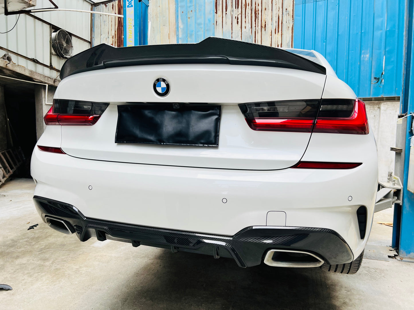 BMW G20 330i/M340i Pre-LCI M-Performance Style Dry Carbon Fiber Diffuser