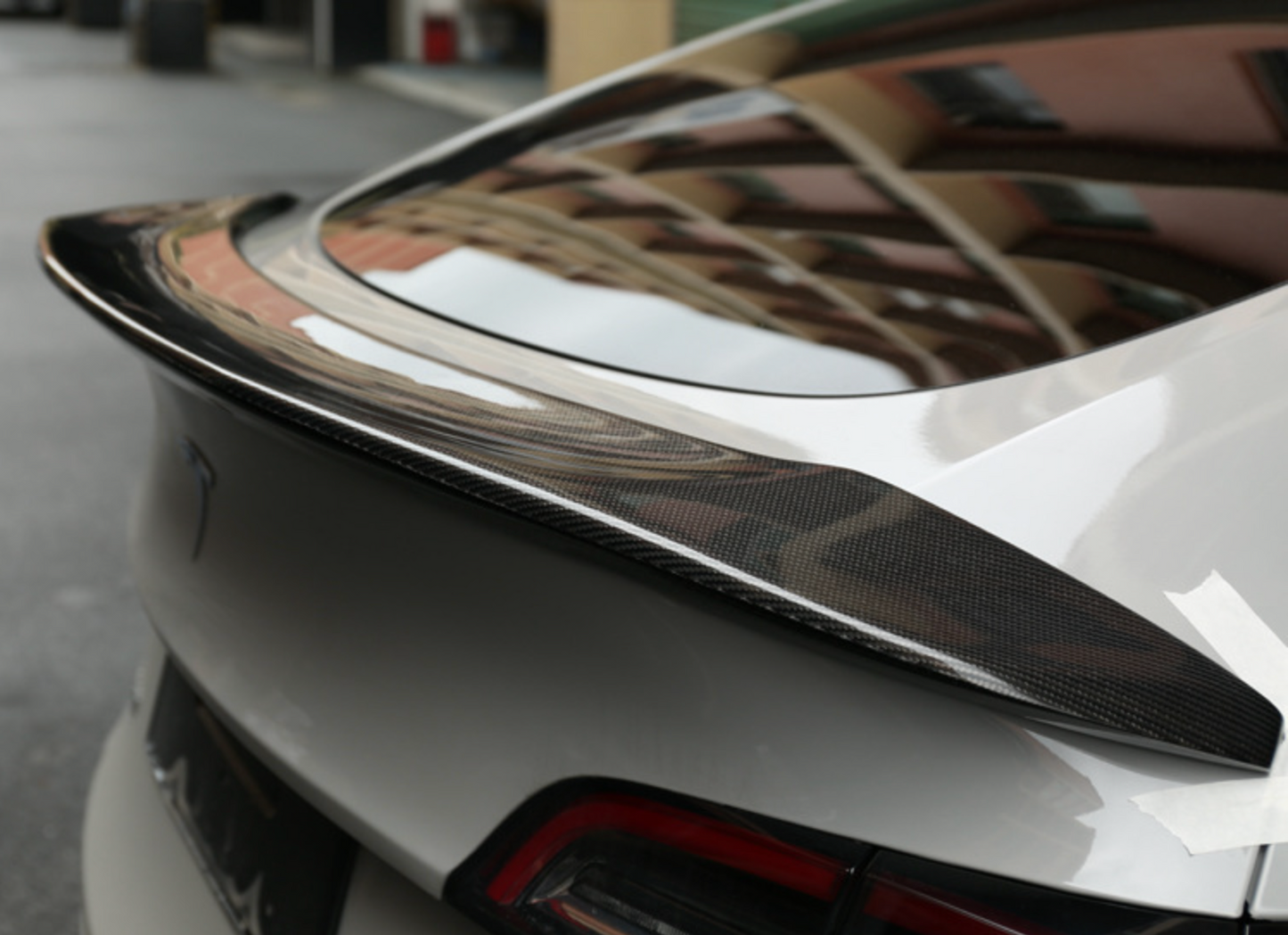 Tesla Model Y Carbon Fiber Aggreesive High-Kick Rear Spoiler